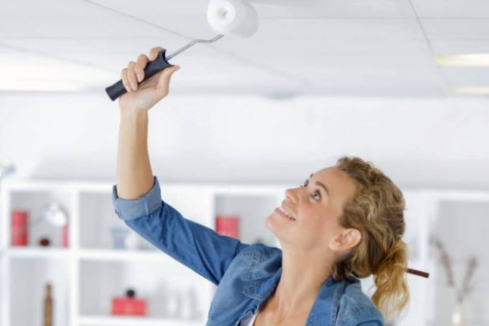 Comment peindre un plafond sans faire de traces ? 5 étapes